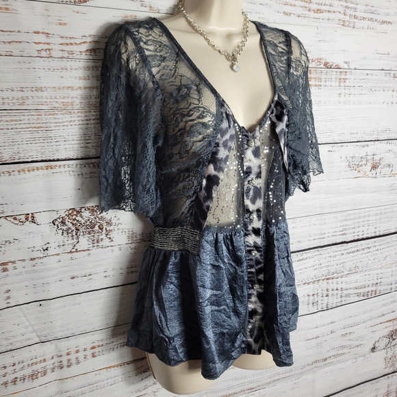 (SOLD) Bke boutique pretty lace top - Picture 3 of 4